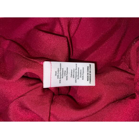 Cinq a Sept High-Waisted Red Classy Shorts(SIZE 10) - Picture 6 of 6